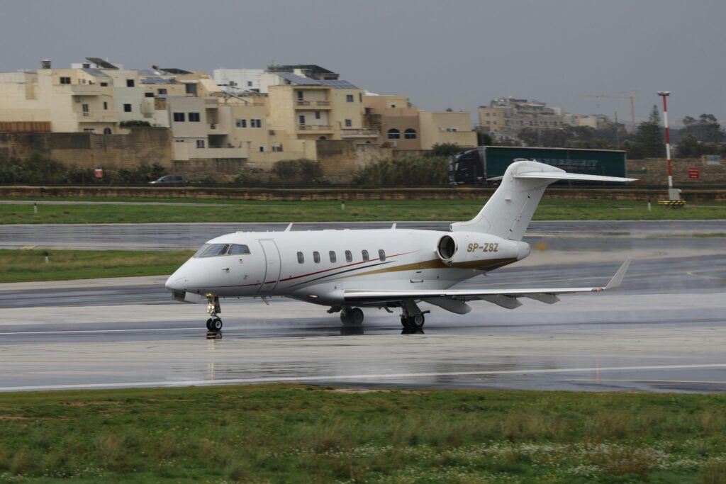 Charter Private Jet Teterboro & Miami – Light, Midsize, Gulfstream, FAA Certified