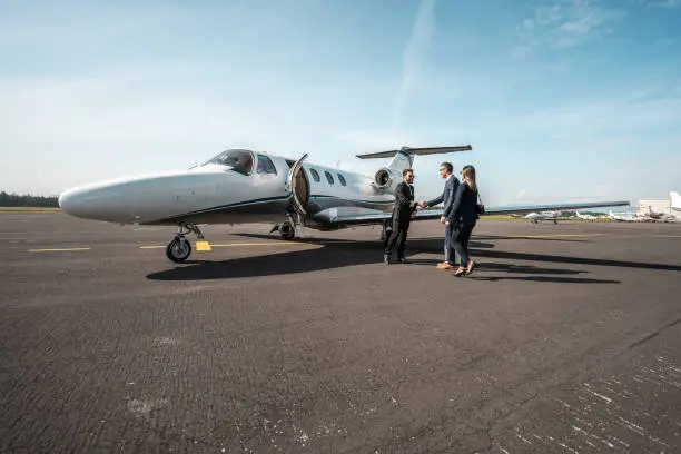 Charter Private Jet Van Nuys to Las Vegas – Light Jets, Turboprops, FAA Certified
